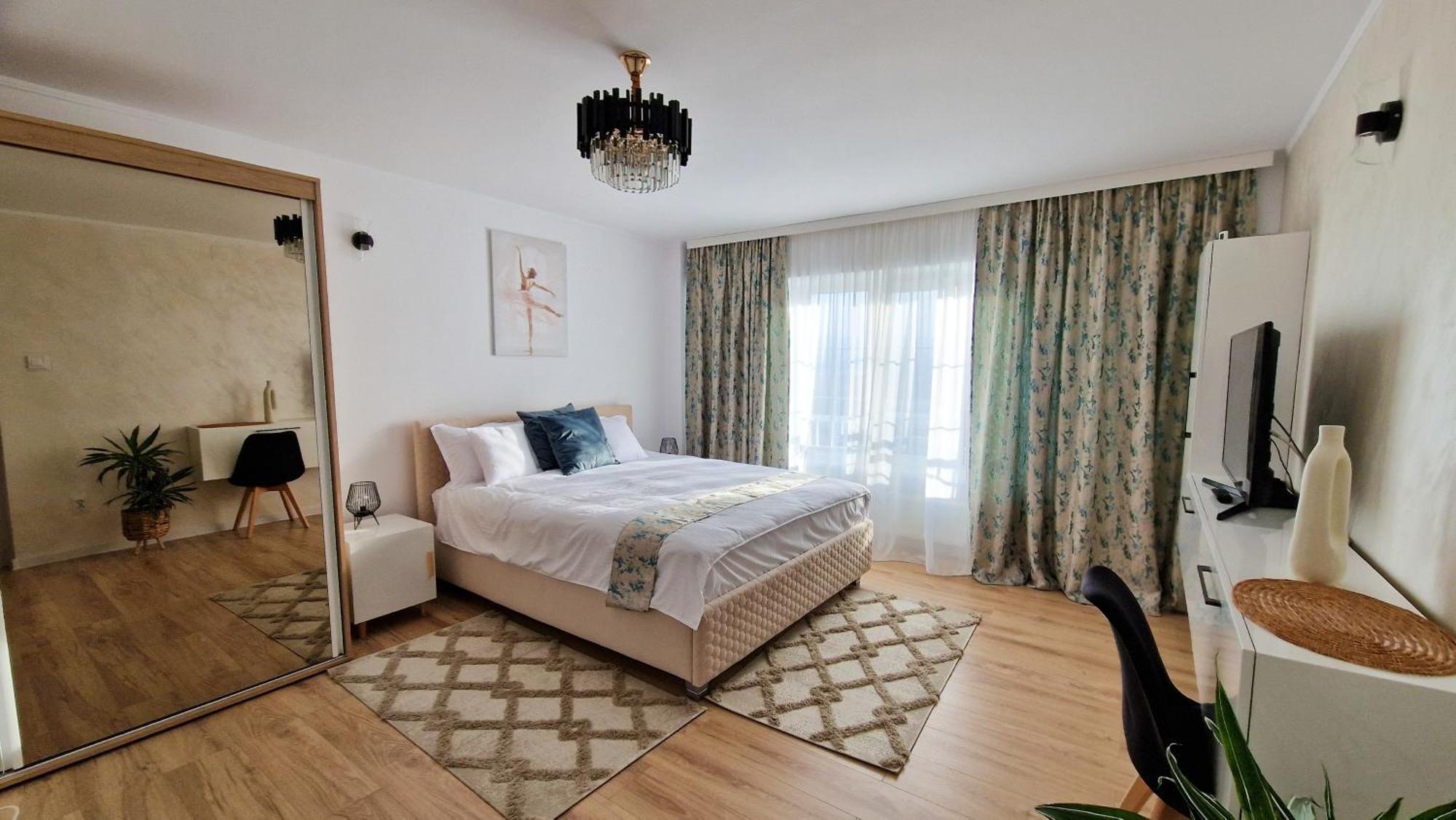 Central Modern View Ap Ramnicu Valcea Bilik gambar