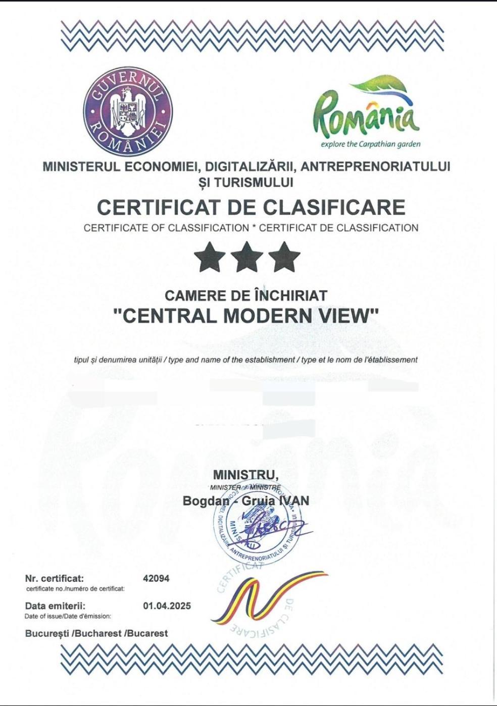 Central Modern View Ap Ramnicu Valcea Luaran gambar